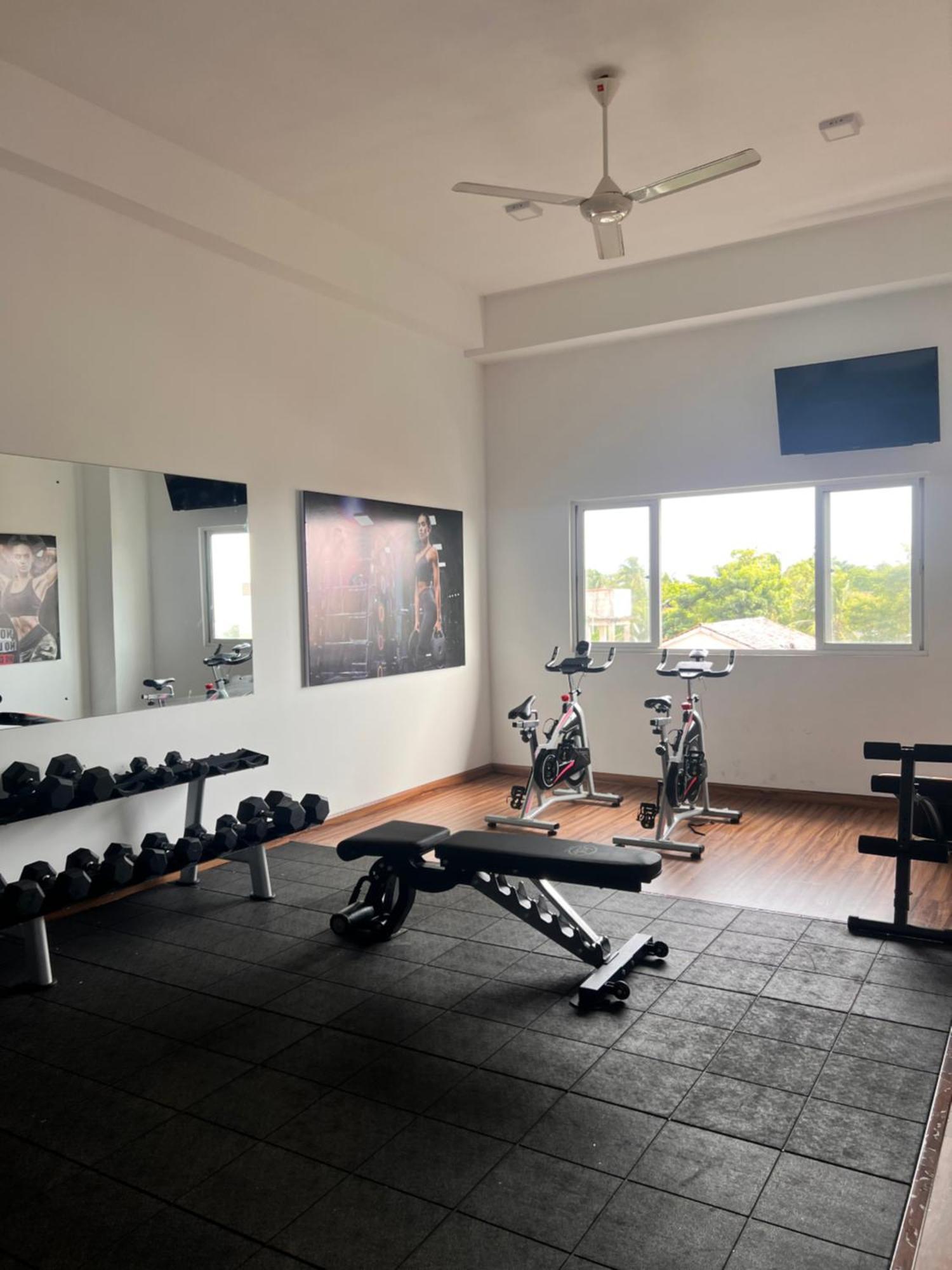 Ocean Breeze Negombo- Tidesend Luxury Beach Apartments Dış mekan fotoğraf