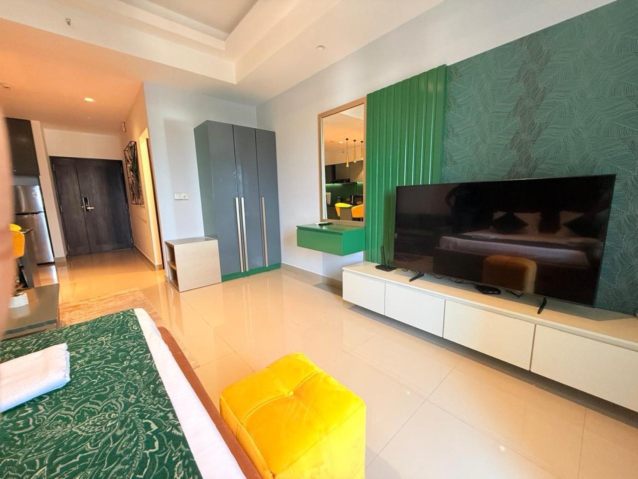 Ocean Breeze Negombo- Tidesend Luxury Beach Apartments Dış mekan fotoğraf