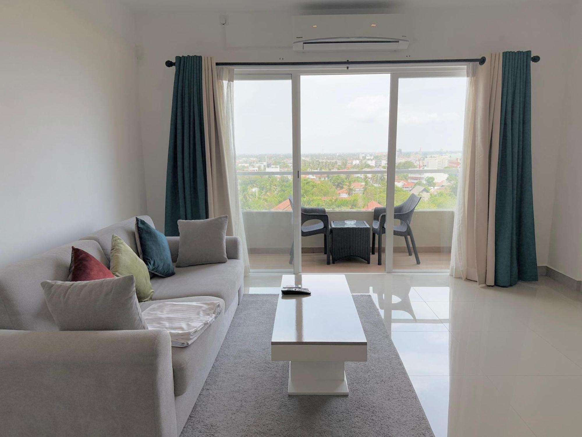 Ocean Breeze Negombo- Tidesend Luxury Beach Apartments Dış mekan fotoğraf
