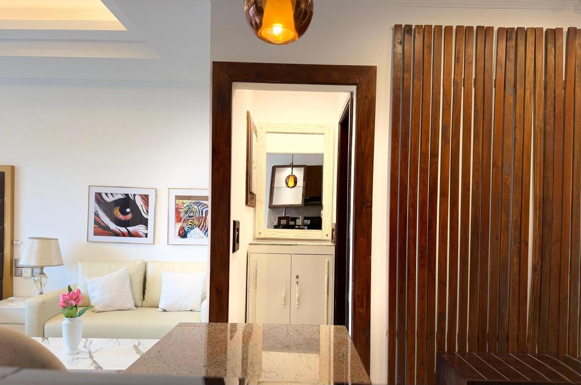 Ocean Breeze Negombo- Tidesend Luxury Beach Apartments Dış mekan fotoğraf