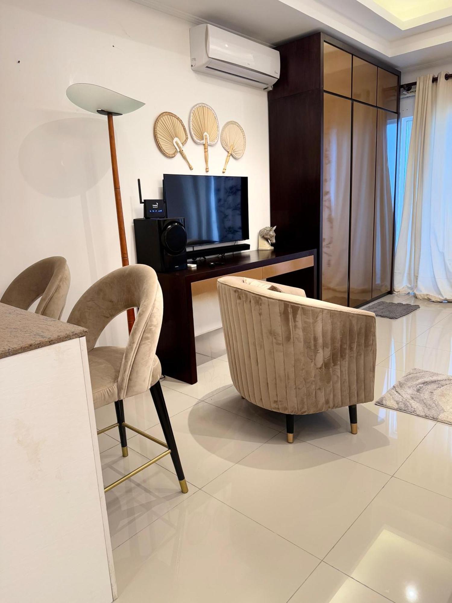Ocean Breeze Negombo- Tidesend Luxury Beach Apartments Dış mekan fotoğraf