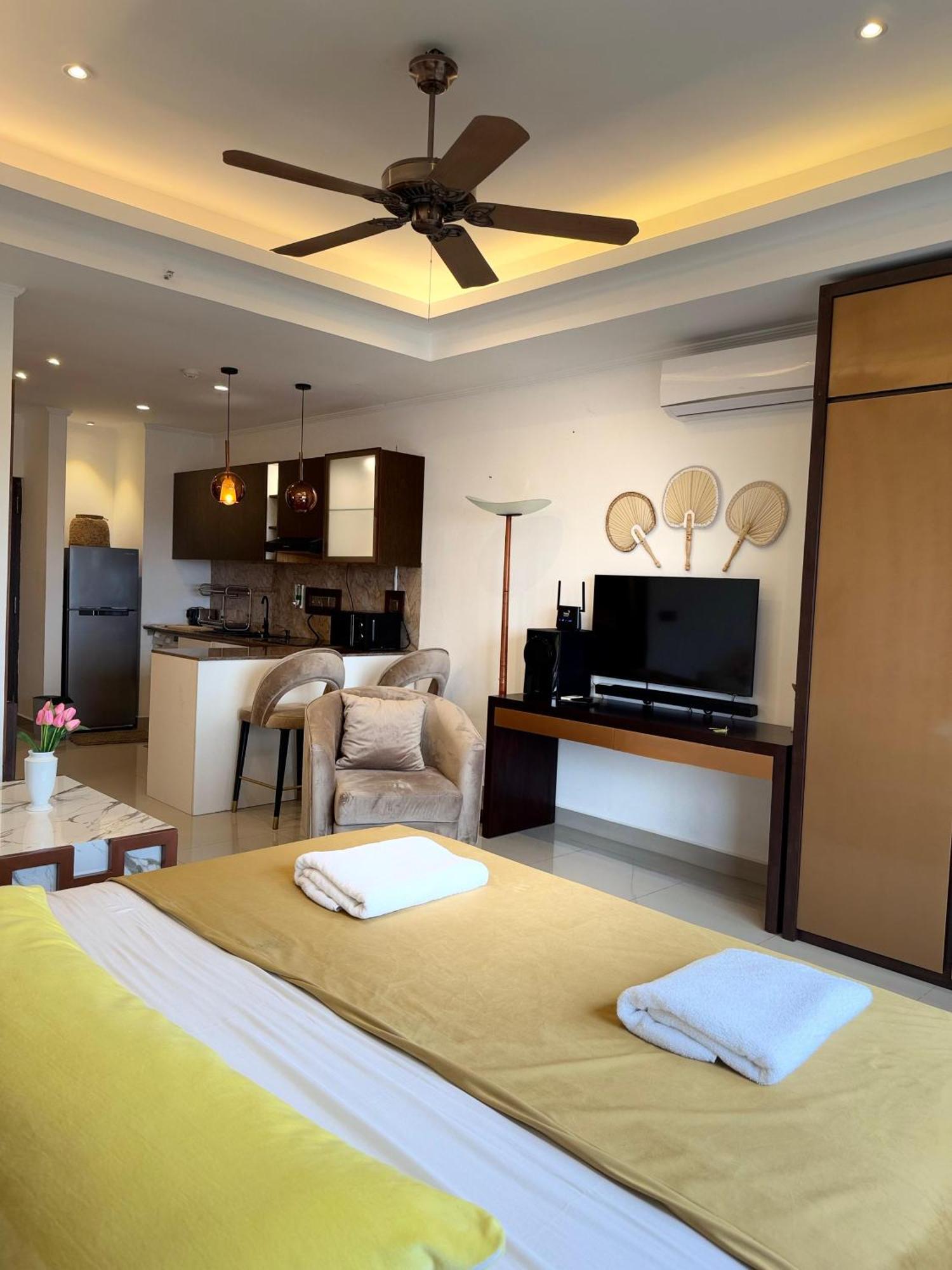 Ocean Breeze Negombo- Tidesend Luxury Beach Apartments Dış mekan fotoğraf