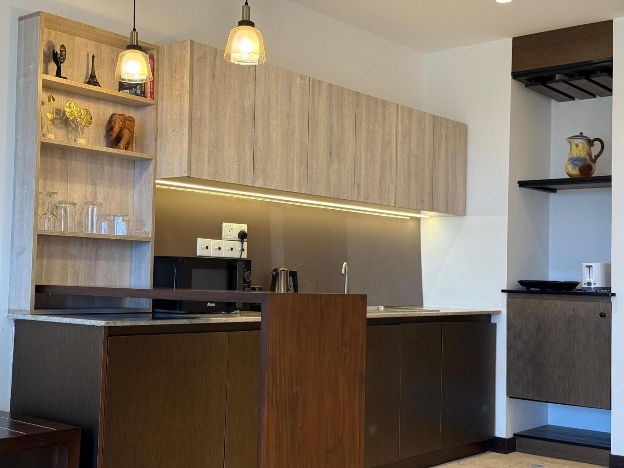 Ocean Breeze Negombo- Tidesend Luxury Beach Apartments Dış mekan fotoğraf